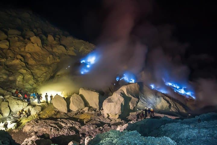 Kawah Ijen Midnight Blue Flame Tour Package