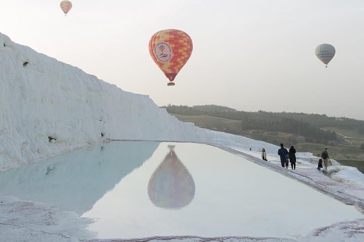 Unforgettable Pamukkale Experiences: Unique Gifts for Adventurous Travelers