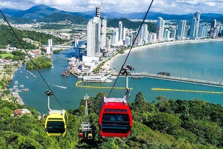 Unforgettable Florianópolis Experiences: Gift Ideas for Adventure Seekers