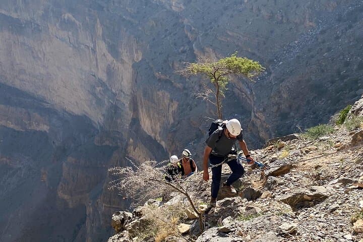 Unforgettable Gift Experiences in Al Hamra, Oman for Adventure Enthusiasts